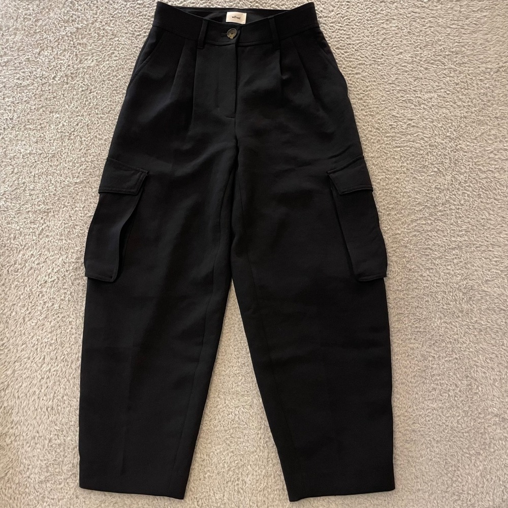 Wilfred Aritzia Beyond Cargo Pant Women 0 Black Crepette Pleated Cropped Trouser